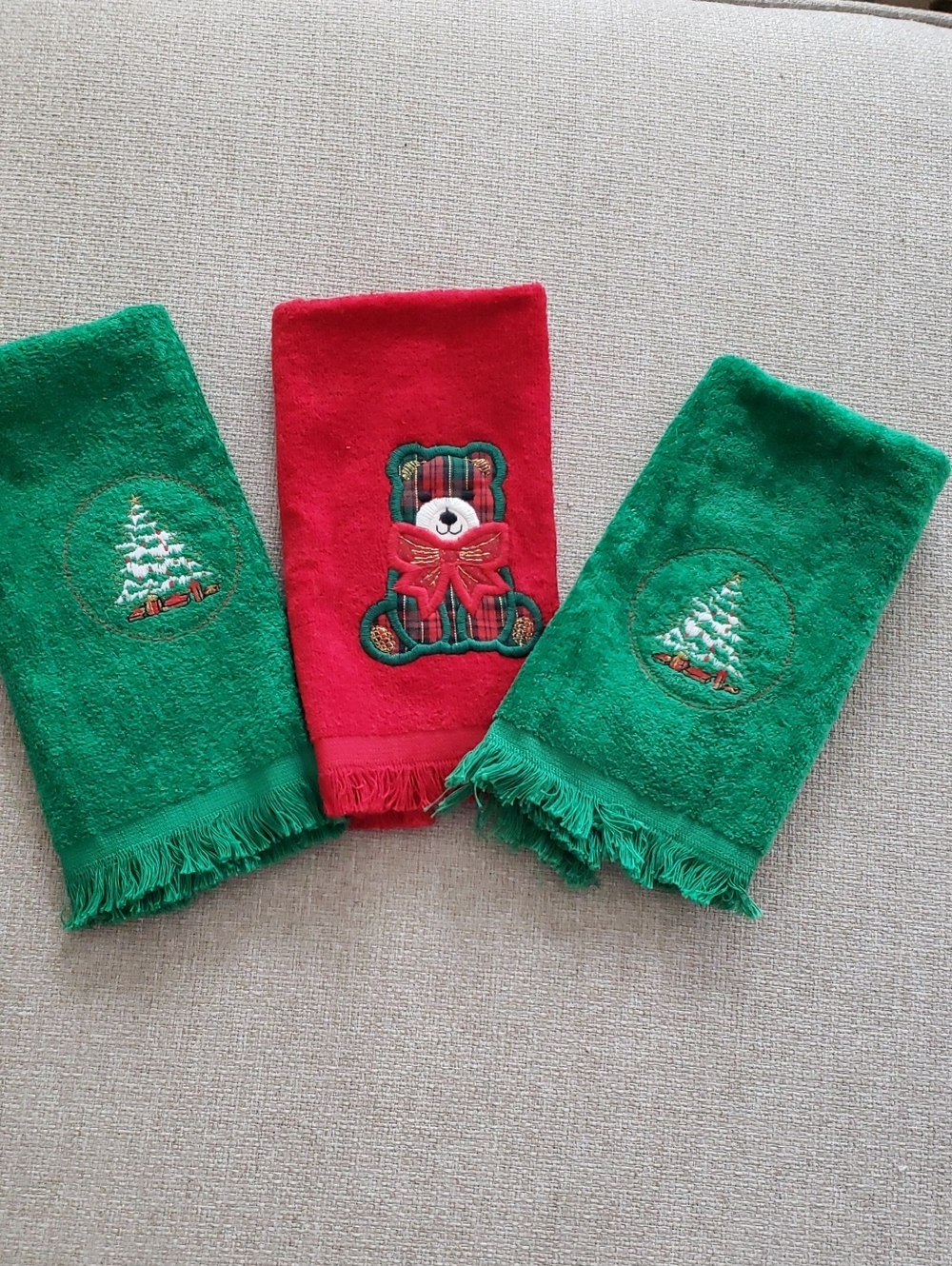 Vintage Holiday Finger Towels. Set Of 3.